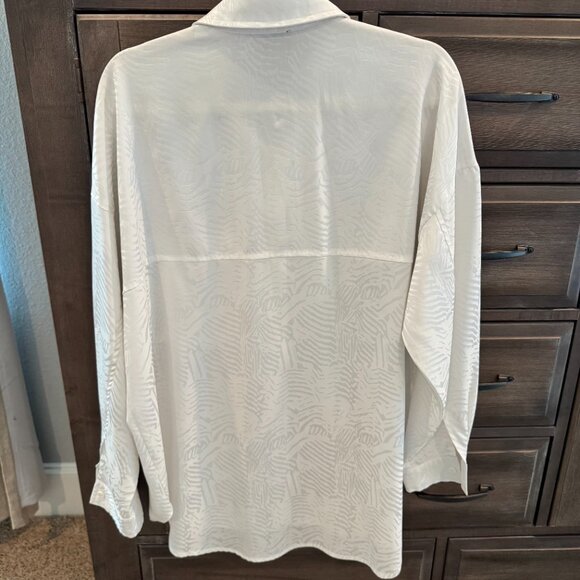 VICI White Satin Jacquard Button Down Blouse Women’s Size M - Picture 5 of 7